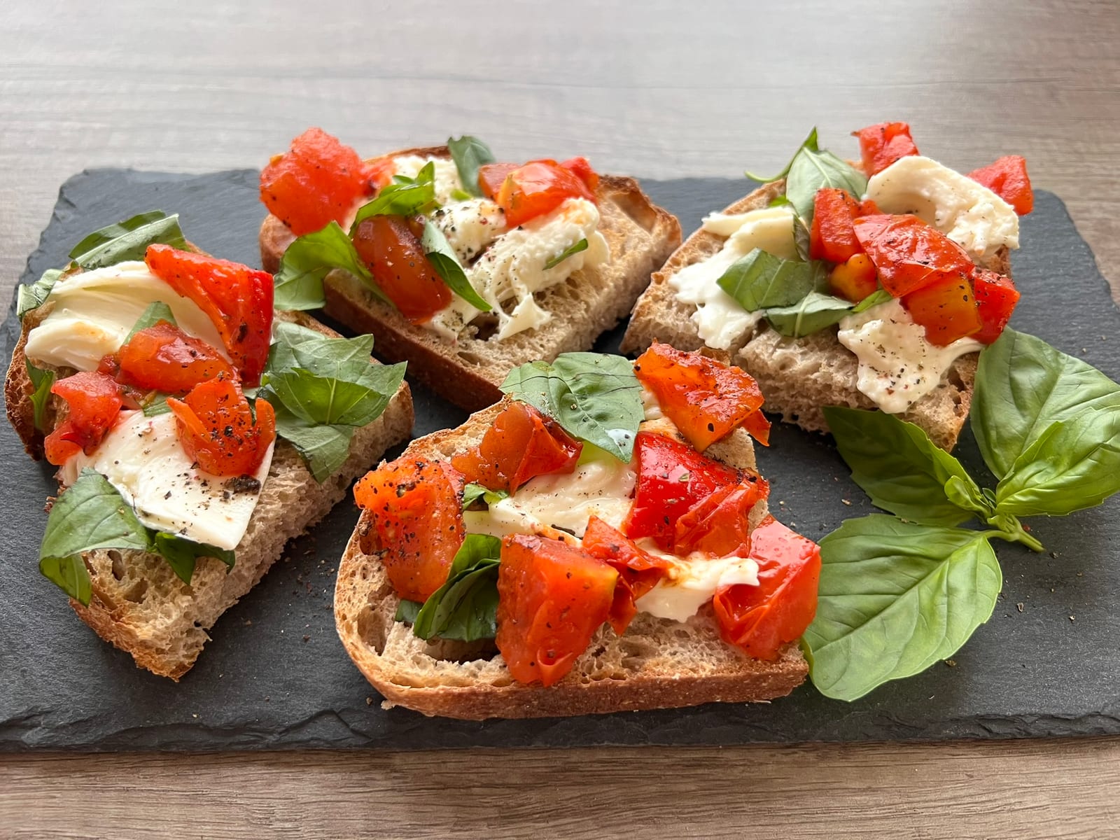 Bruschetta s paradajkami