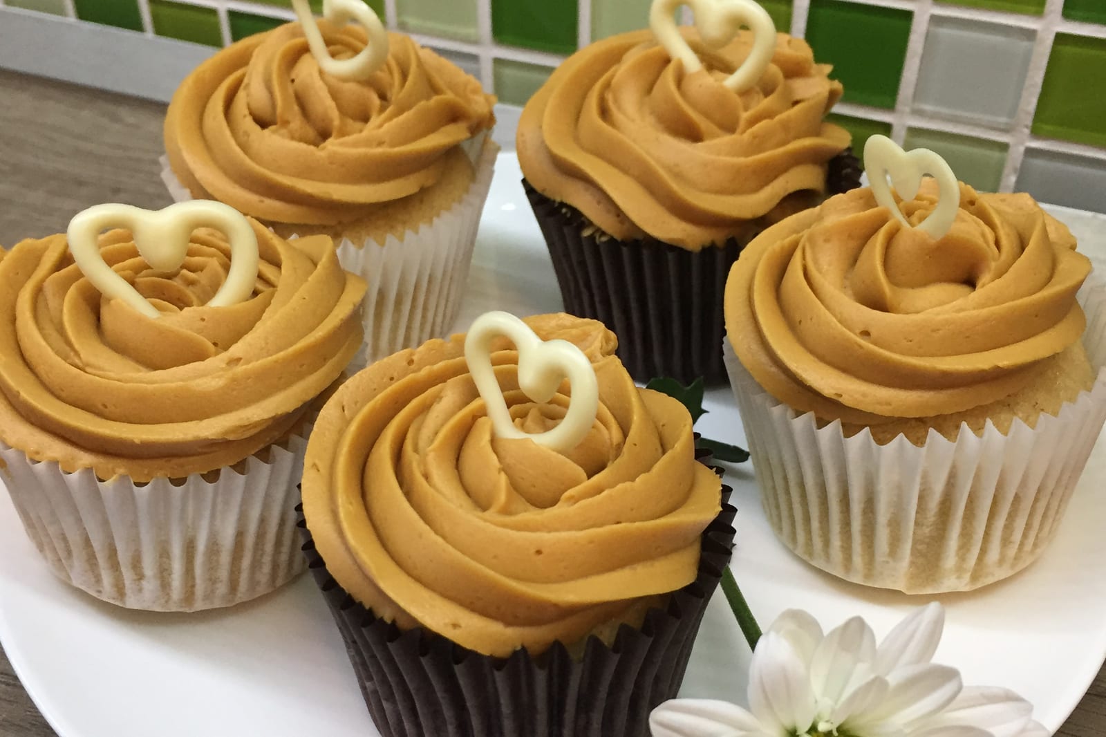 Vanilkové cupcaky s karamelovým krémom